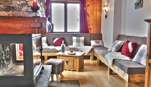 Apartment in chalet at the foot of the slopes of Val d'Isère