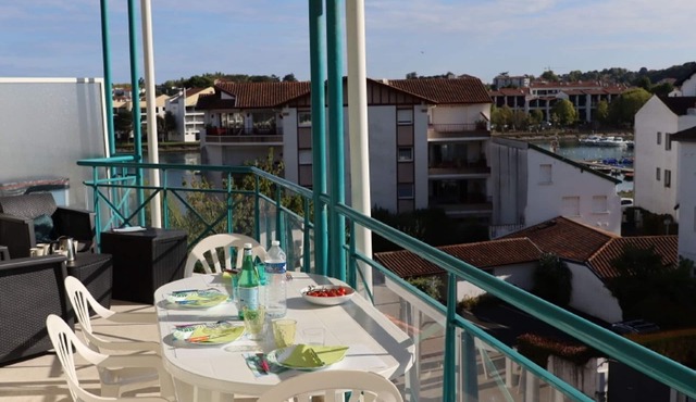 Apartment in Ciboure with heated pool and private parking