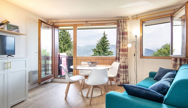 Apartment in Doucy with Mountain Views