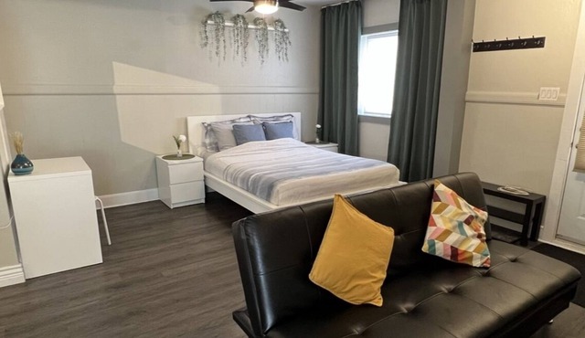 Apartment in Downtown Hull **Parking Included