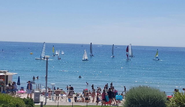 Apartment in front of the beach, superb sea view and terrace 🏖️🏖️🏖️