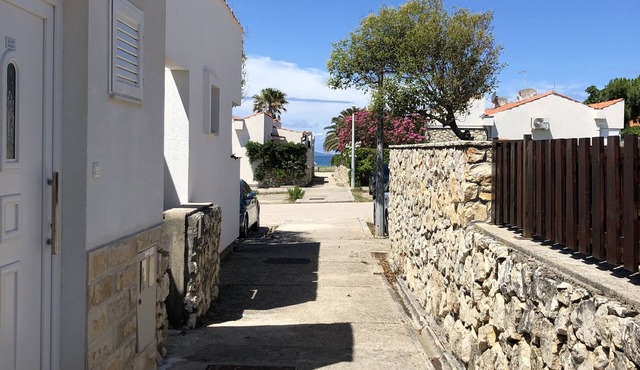 Apartment in Gajac close to the beach B1