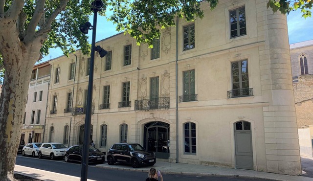 Apartment in Haussmann building