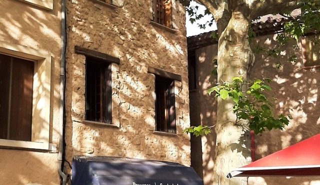 Apartment in historic house in Tourtour