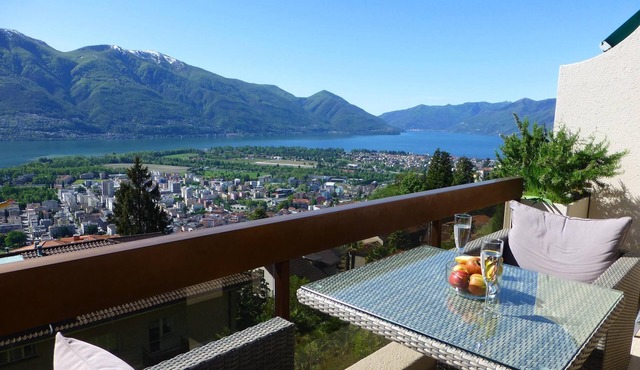 Apartment in holiday residence, with panoramic views, indoor pool and sun terrac