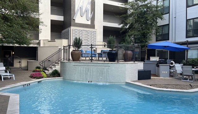 Apartment in Houston galleria mall area