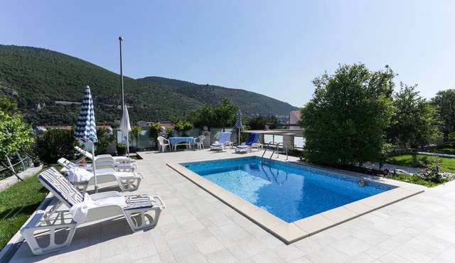 Apartment in Dubrovnik with swimming pool and sea view (A2)
