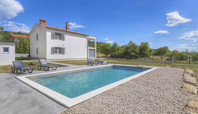 Apartment in Labin with Pool & Beach Nearby