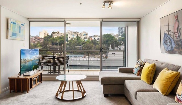Apartment in Iconic Fingerwharf