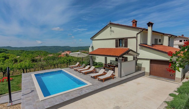Apartment in Istria with Nature Views