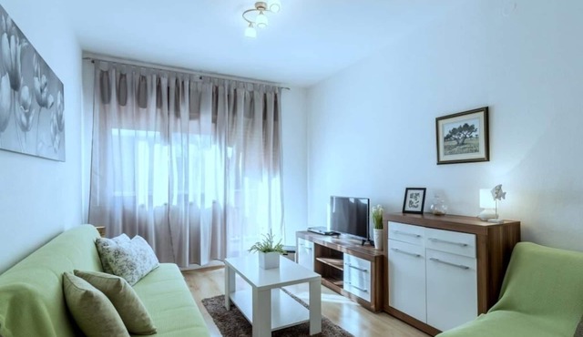 Apartment in Kaštel Novi with Terrace, Air condition, WIFI, Washing machine (5104-2)