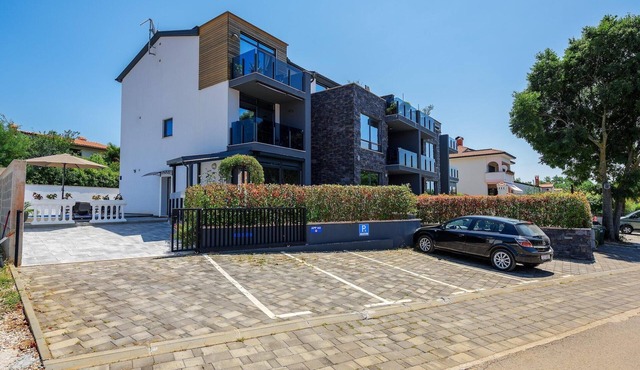 Apartment in Kukci with Heated Pool