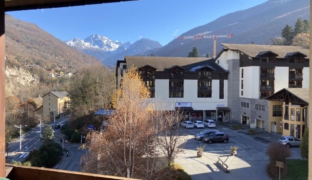 Apartment in Les Cybèles condominium with swimming pool