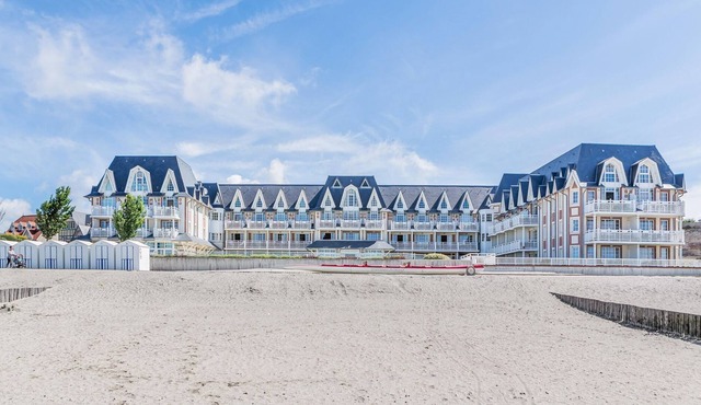 Apartment in Le Crotoy with sea views