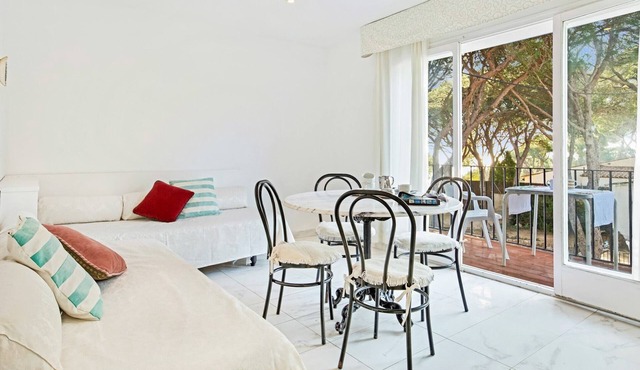 Apartment in Llafranc near Sandy Beach