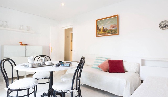 Apartment in Llafranc near Sandy Beach