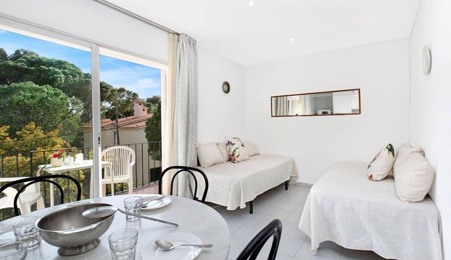 Apartment in Llafranc near Sandy Beach