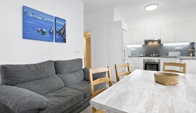 Apartment in Llafranc near Sandy Beach