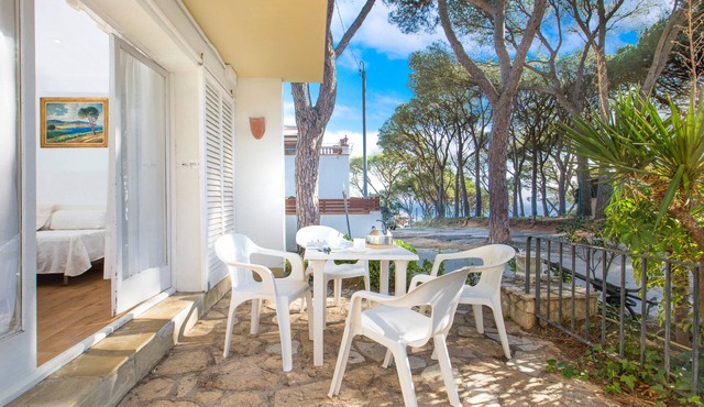 Apartment in Llafranc near Serene Beach