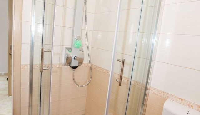Apartment in Lopar with Balcony, Air condition, WIFI, Washing machine (73-5)