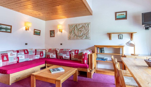 Apartment in Méribel Mottaret with ski-in/ski-out access, balcony, and mezzanine