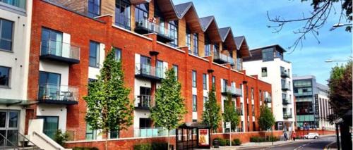 Apartment in Newbury Parkway Centre