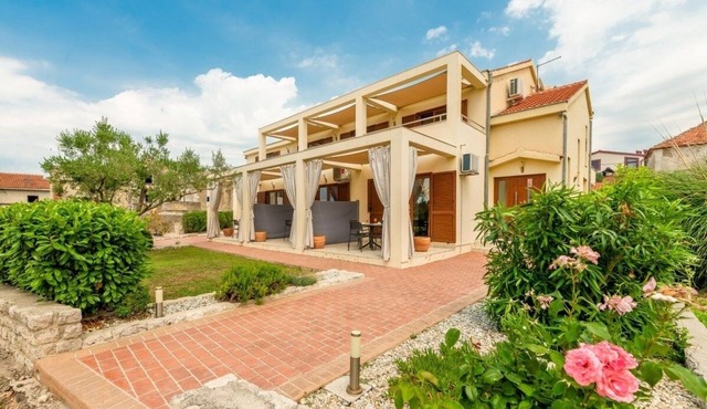 Apartment in Nin with Terrace, Air condition, WIFI (864-3)