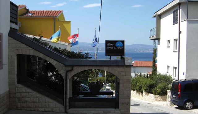 Apartment in Omis/Makarska Riviera 7223