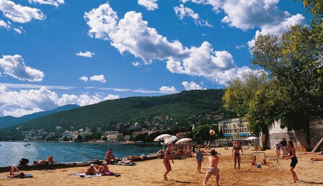 Apartment in Opatija with Terrace, Air conditioning, Wi-Fi, Washing machine (4812-3)
