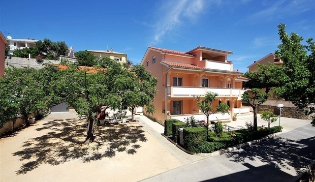 Apartment in Palit with Terrace, Air condition, WIFI, Dishwasher (820-2)