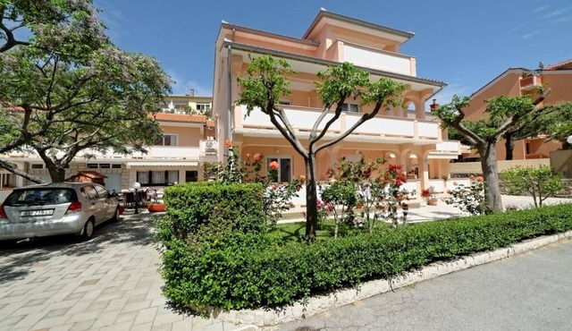 Apartment in Palit with Terrace, Air condition, WIFI, Dishwasher (820-3)