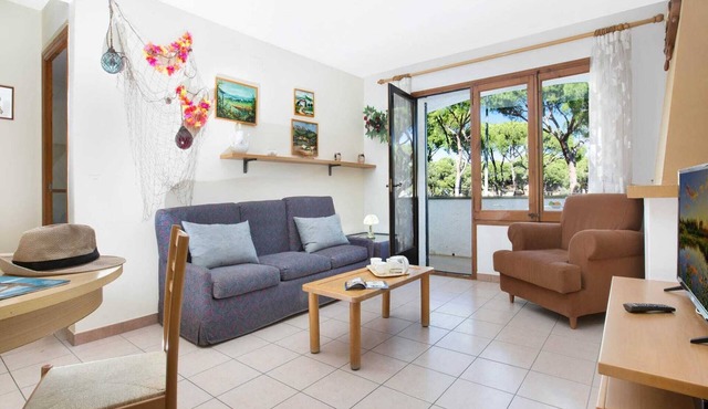 Apartment in Pals near Peaceful Beach