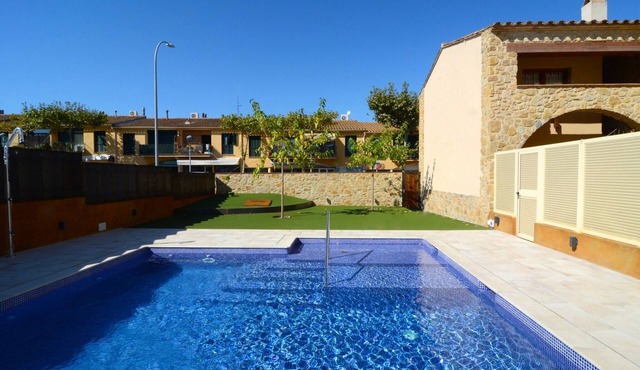 Apartment in Pals near Platja de Pals Beach