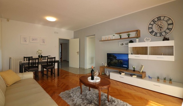 Apartment in Poreč with Terrace, Air condition, WIFI, Dishwasher (4400-9)