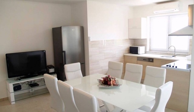 Apartment in Preko with Terrace, Air condition, WIFI, Washing machine (4568-3)