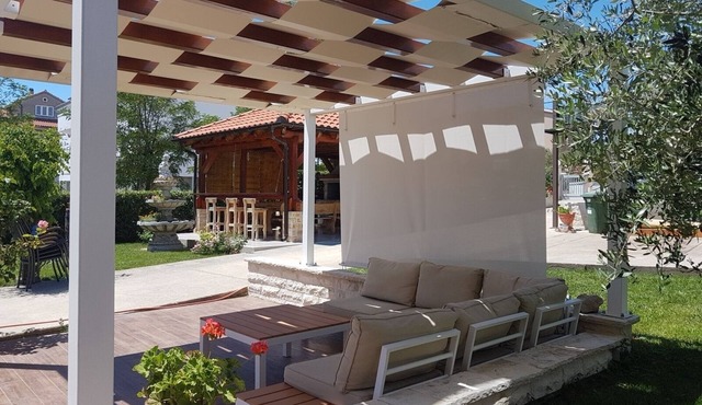 Apartment in Privlaka with Terrace, Air condition, WIFI, Washing machine (821-1)