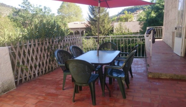 Apartment in provencal village