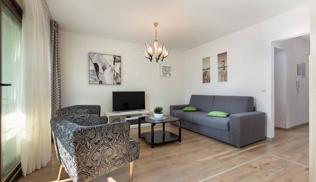 Apartment in Pula near the Sea and Town Center