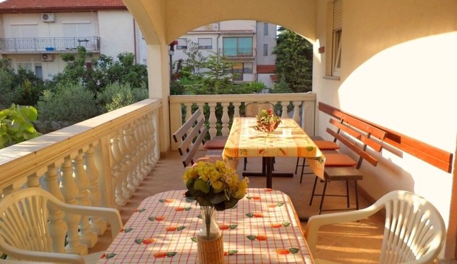 Apartment in Pula with Terrace, Air condition, WIFI, Washing machine (633-1)