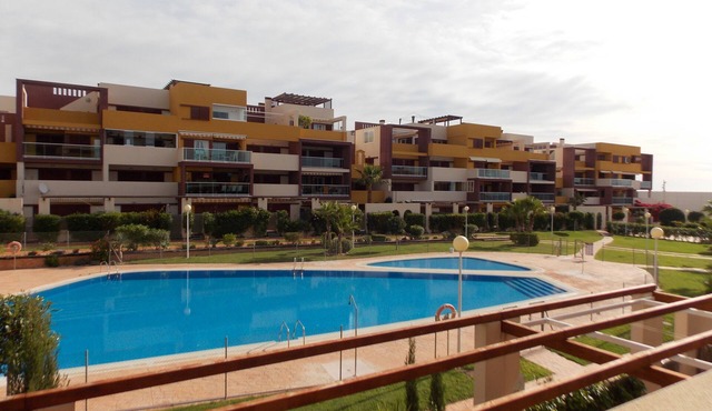 Apartment in residence, close to the beach with swimming pool, 2 bedrooms