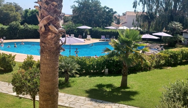 Apartment in residence with two swimming pools 100m from the beach