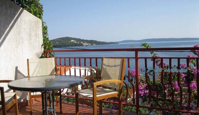 Apartment in Seget Vranjica with Seaview, Balcony, Air condition, WIFI (215-1)