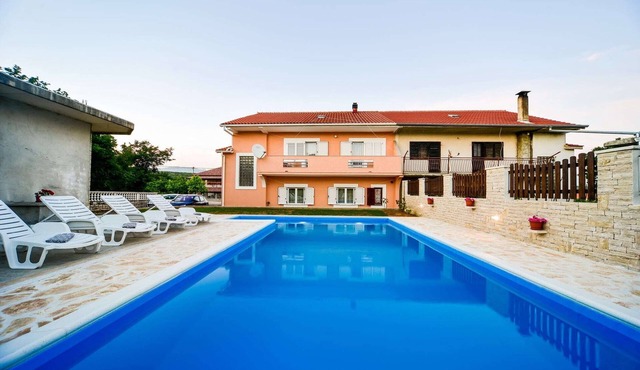 Apartment in Slivnica with Private Pool