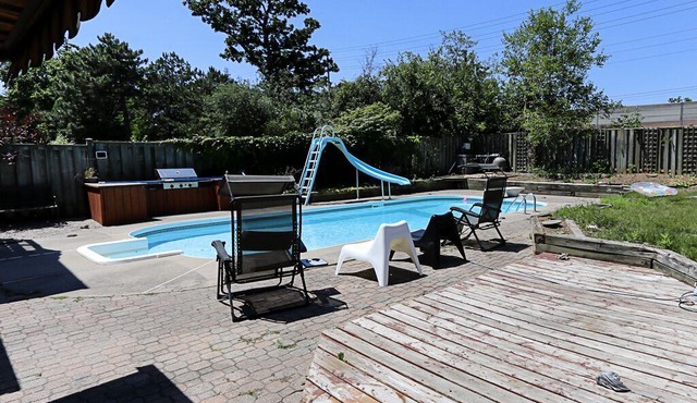 Apartment in South Mississauga near Highway