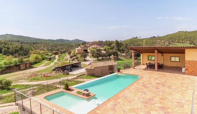 Apartment in Spain near Scenic Mountains