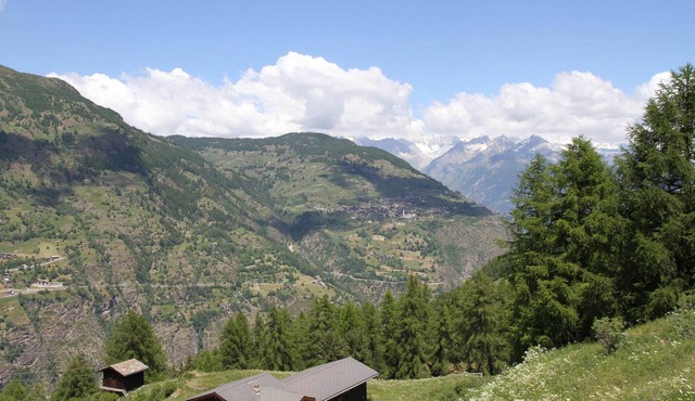 Apartment in St Niklaus near Mattertal Ski Area