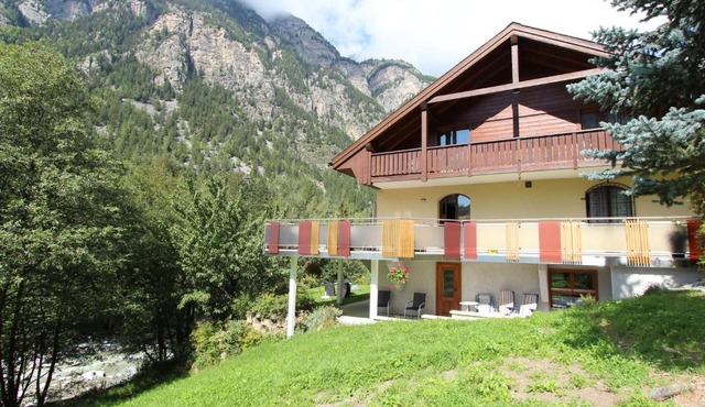 Apartment in St Niklaus near Mattertal Ski Area
