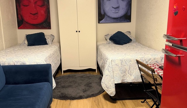 Apartment in Sunrise with AC and parking lot