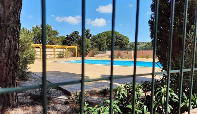 Apartment in superb private estate