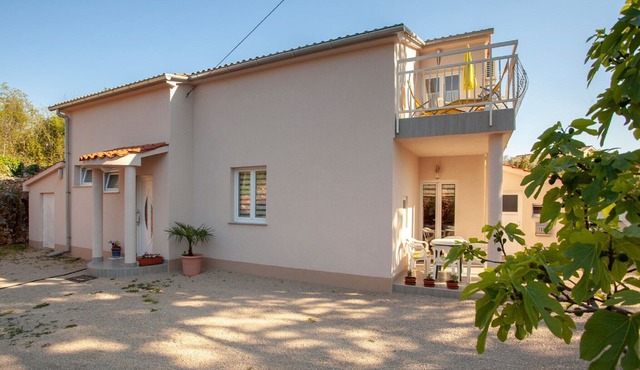Apartment in Sveti Vid near the Adriatic
